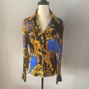 Cache size small silk and spandex long sleeve snap closure top